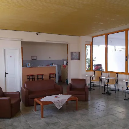 Aparthotel Garyfallia